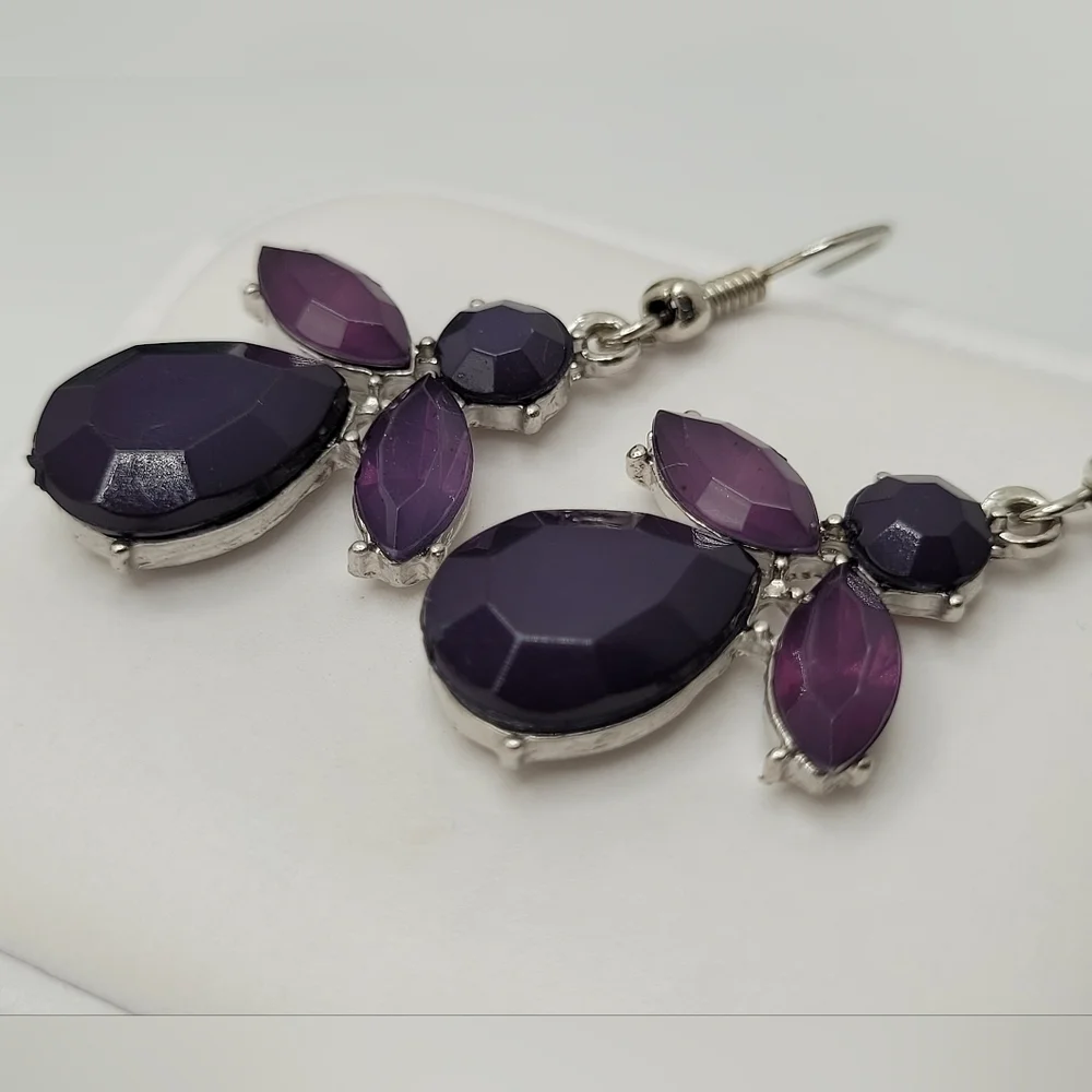 ✨2/$10✨ Purple Cluster Teardrop Silver Earrings - Picture 8 of 10